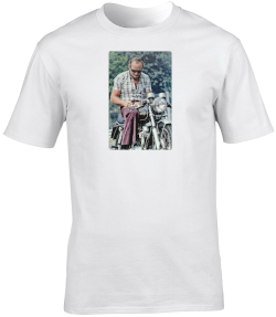 Mike Hailwood on Norton Commando Motorbike Motorcycle - T-Shirt